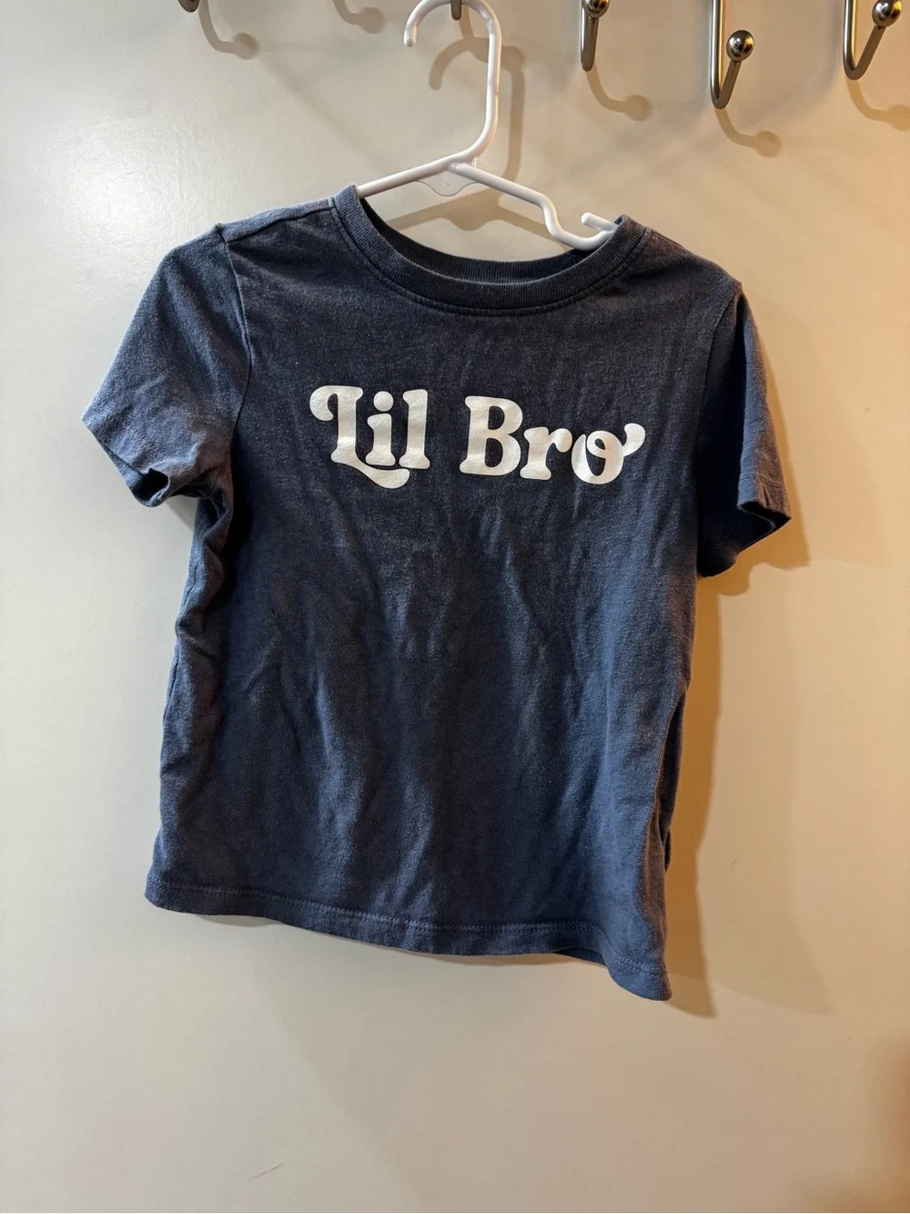 Old Navy Boy Lil Bro Graphic TShirt Size 4T